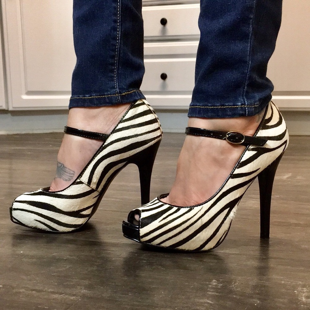 Steve Madden calf hair zebra platform heel size 6